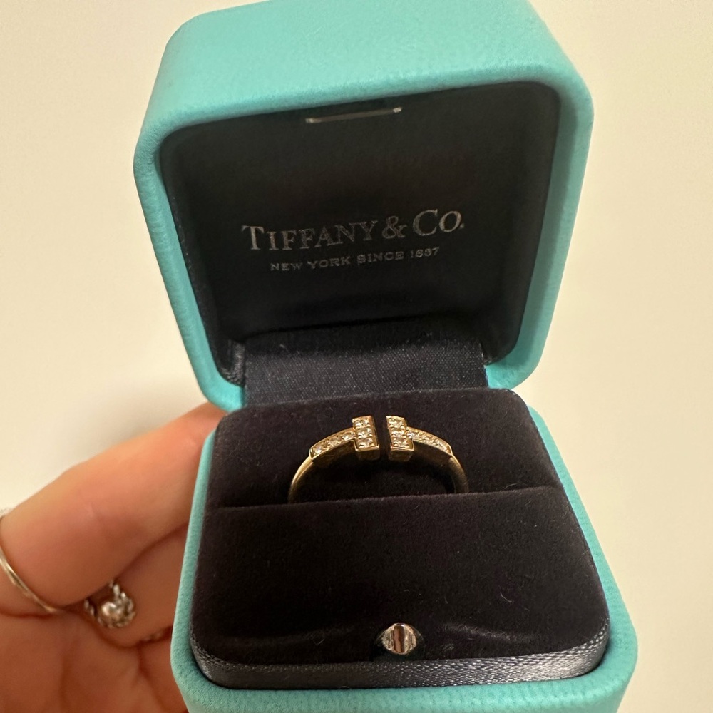 Tiffany & Co. Gold Geometric Ring - Picture 4 of 4